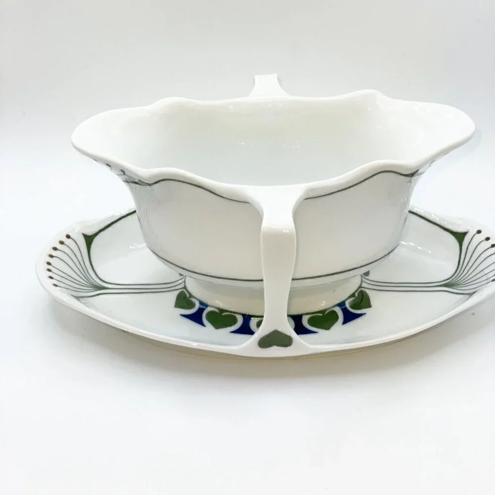 Ferdinand Selle Burgau Katharina Vintage 1900 Art Nouveau Curvy Shape Sauceboat